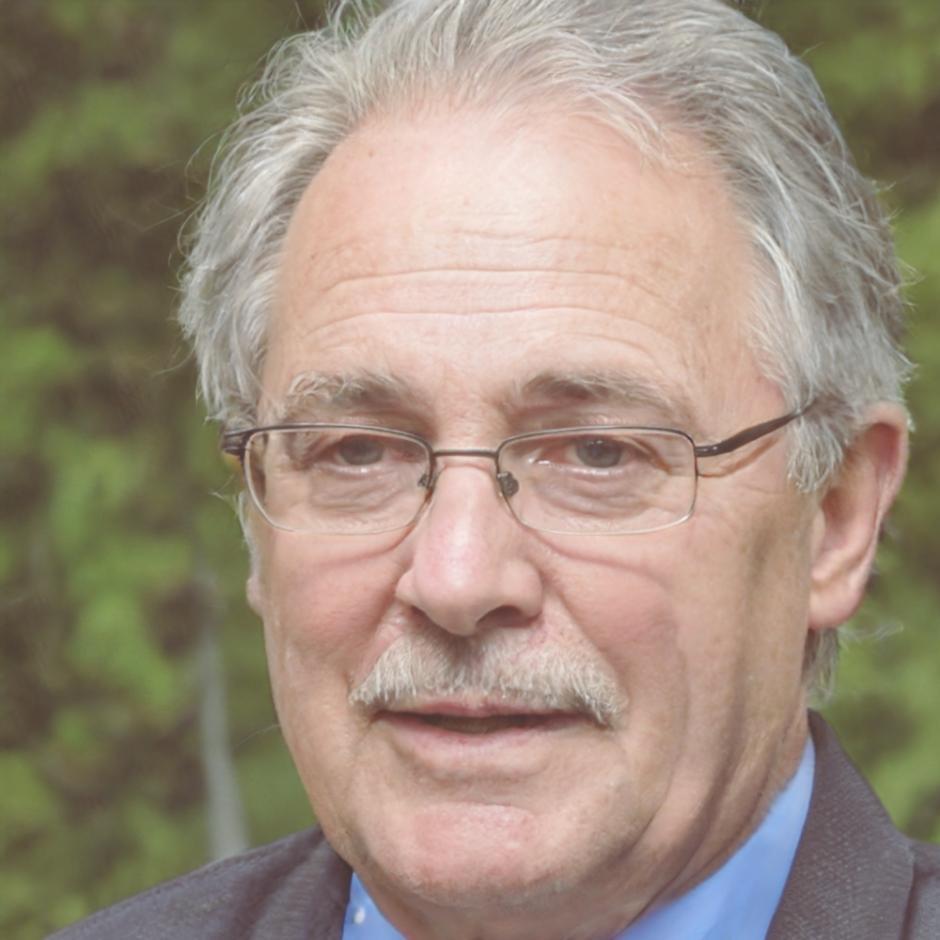 Ведущий эксперт программы - специалист по управлению государственными финансами